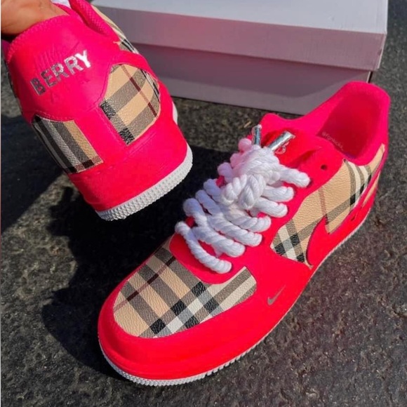 Nike Air Force One 1 Custom Burberry Sneakers - Picture 2 of 3